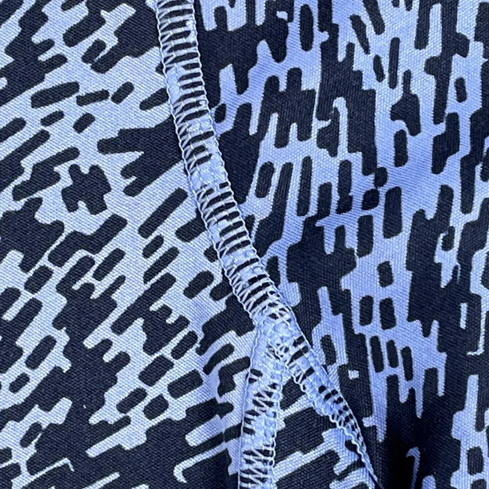 Nike Dri Fit Running Top Womens Medium Blue Black Abstract Yoga Moisture Wicking